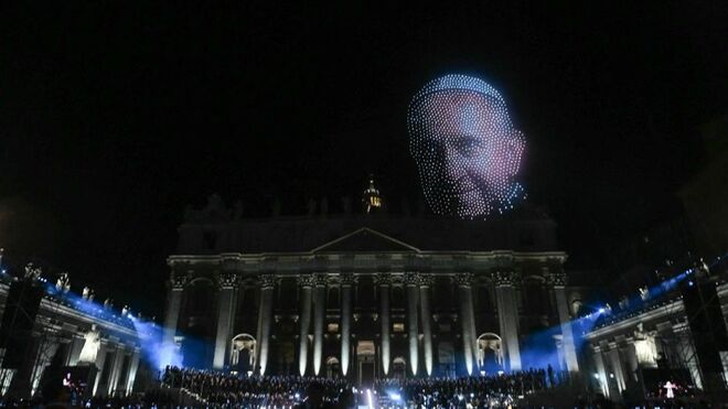 Una imagen de Francisco hecha con drones durante el concierto