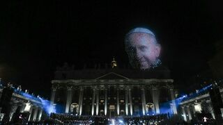 Una imagen de Francisco hecha con drones durante el concierto