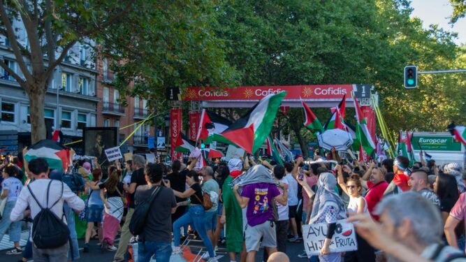 Manifestantes en el Paseo del Prado