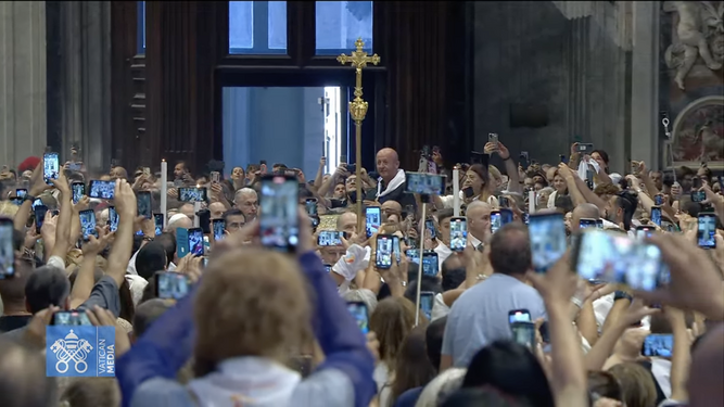 Procesión de entrada para la vigilia del Jubileo de la Consolación