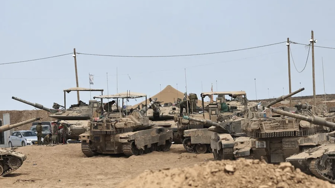 Tanques israelíes listo para la ofensiva final sobre Ciudad de Gaza