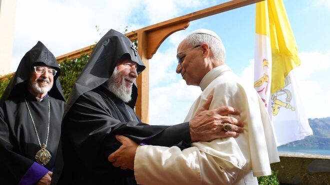 El Papa recibe a Karekin II en Castel Gandolfo