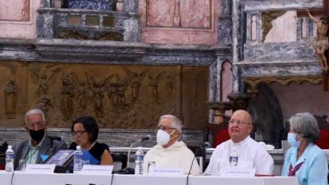 De izquierda a derecha Dr. Torres Cuevas, Yarelis Rico, Fr. Manuel Uña, P. Antonio Rodríguez y Nancy Sotelo