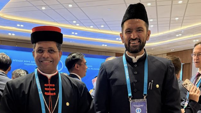 Cardenal George Jacob Koovakad (izquierda) e Irman Marwan en el encuentro