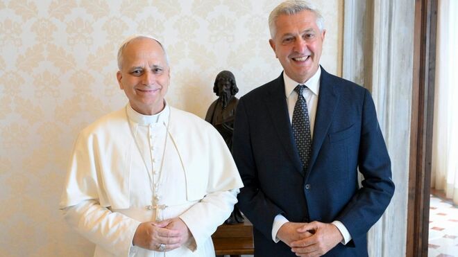 León XIV y Filippo Grandi