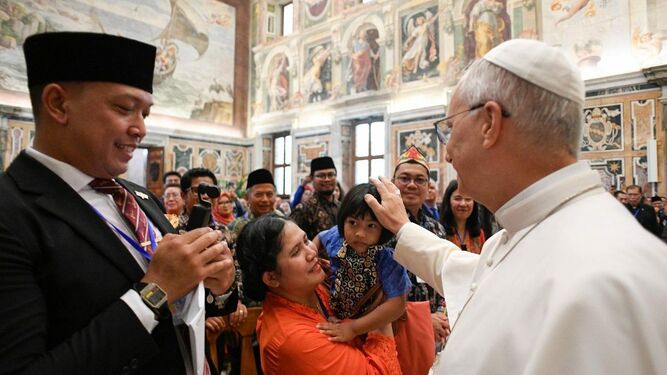 El papa con la comunidad católica indonesia de Roma