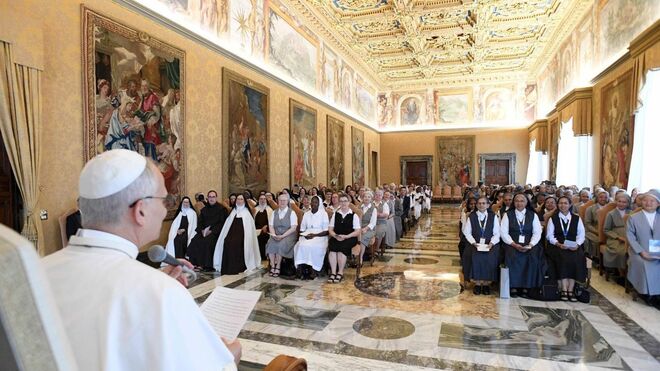 Audiencia del Papa a las participantes en varios Capítulos Generales