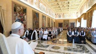 Audiencia del Papa a las participantes en varios Capítulos Generales