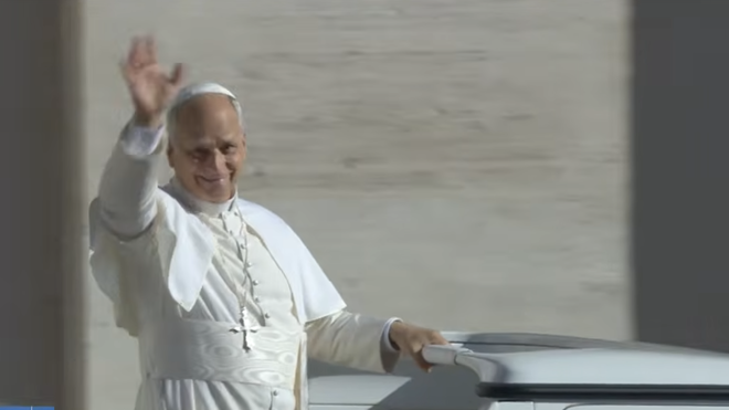 Prevost saluda a los fieles