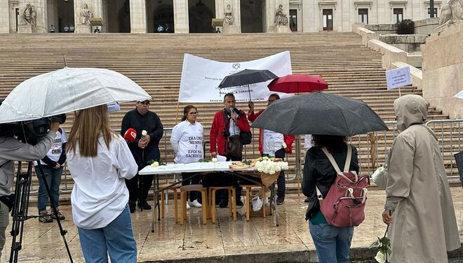 Víctimas de la pederastia clerical de España y Portugal protestan en Lisboa contra los procesos de indemnización