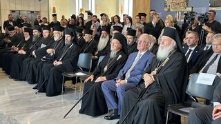 El patriarca ecuménico Bartolomé y el presidente de Grecia, Konstantinos Tasoulas