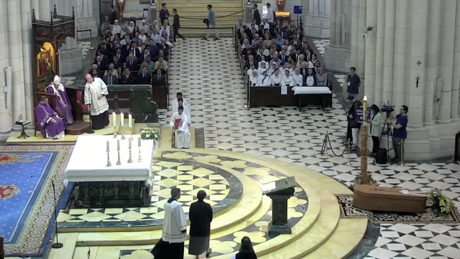Misa por José Antonio Álvarez en La Almudena