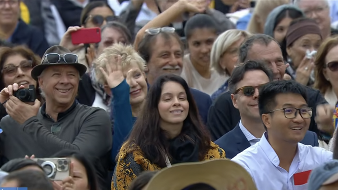 Fieles en la audiencia