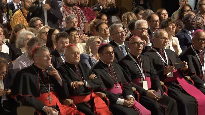 Obispos en el acto del Papa