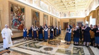 León XIV, con las paulinas