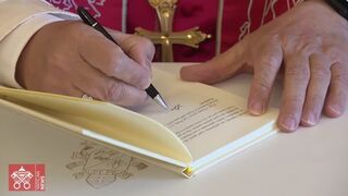 León XIV firma su primera exhortación apostólica