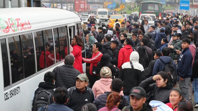 Paro de transporte en Perú