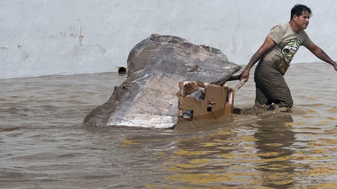Las lluvias tras el paso de los ciclones Raymond y Priscilla han dejado más de 60 fallecidos