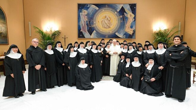 El Papa, en su encuentro con las agustinas recoletas de México