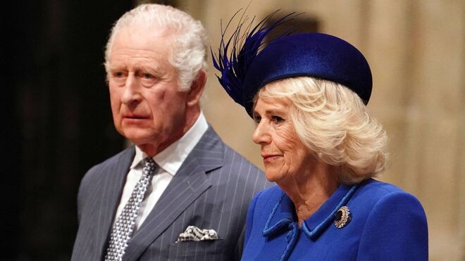 Carlos III y Camila