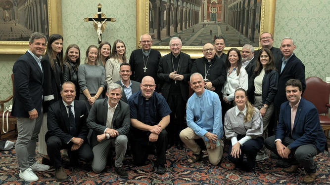 Venezolanos con el cardenal Parolin