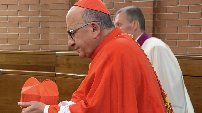 El cardenal Chomali, en profundo recogimiento