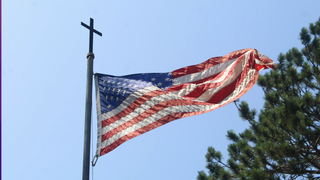 El 29% de los cristianos ve “esencial” amar a su país como parte de la identidad religiosa