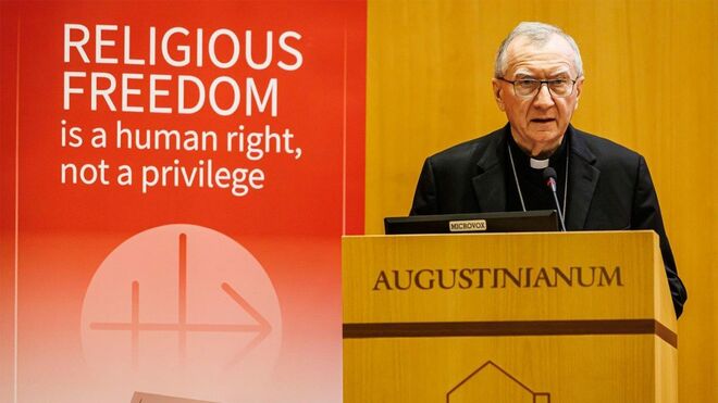 Parolin, durante la presentación del informe sobre libertad religiosa