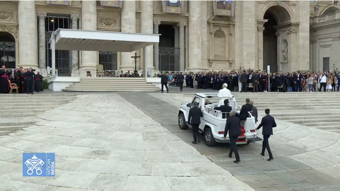 León XIV, en el papamóvil