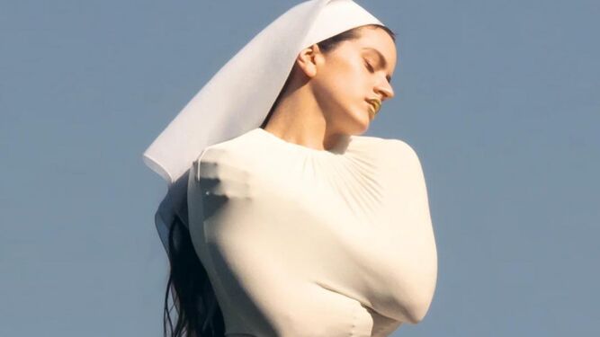 Rosalía en la portada de 'Lux', su último trabajo