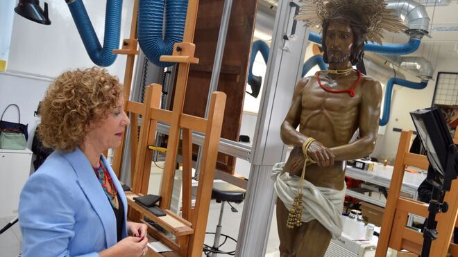 Gemma Contreras ante el 'Ecce Homo'