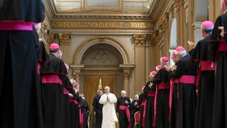 León XIV, con los miembros de la CEI