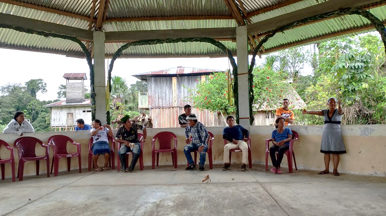 Diálogo con la comunidad