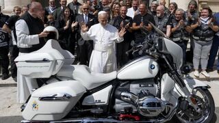 El Papa, ante la BMW R18
