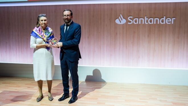 Cecilia Pilar García recibe el premio