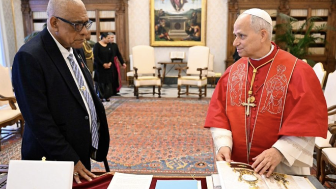 El presidente Lalabalavu, con el Papa