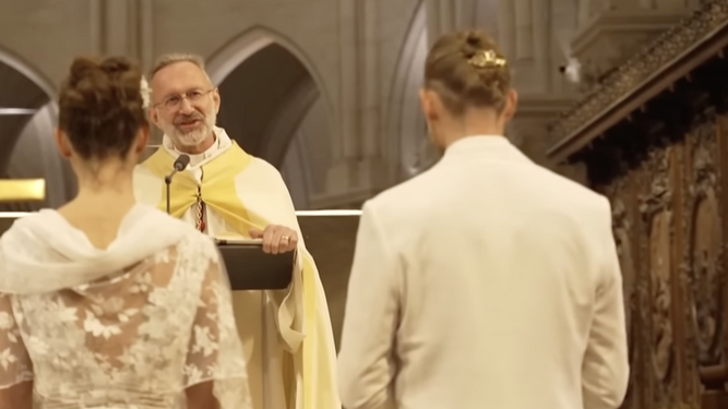 Monseñor Olivier Ribadeau Dumas celebró la boda