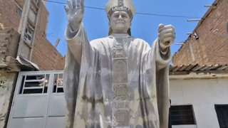 Estatua del Papa en Chiclayo