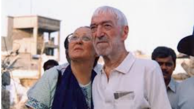 Padre Vicente Ferrer y Anna trabajando en la India