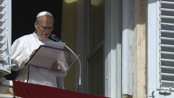 El Papa, durante el Angelus