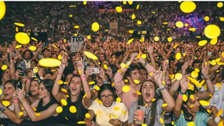 El espejismo del retorno religioso: nostalgia clerical, liturgias pop y misticismo de elites.