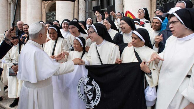 León XIV, con las dominicas de España