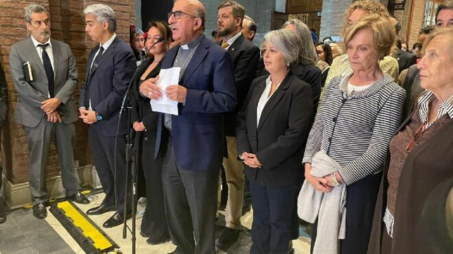 Chile: “A Dios rogando y con el mazo dando”