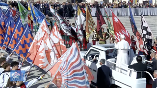 León XIV a su llegada a la audiencia jubilar