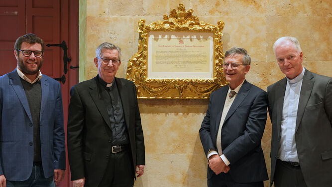 Foto grupo Decreto de Erección copia