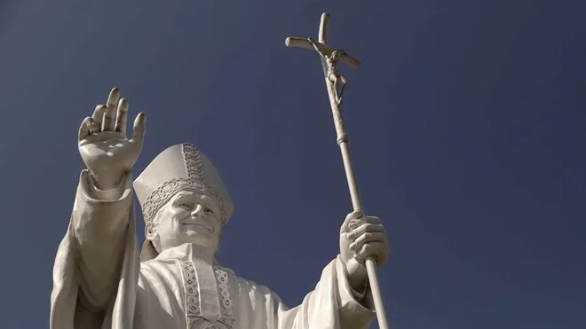 Estatua de León XIV. Chiclayo, Perú.