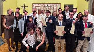 Grupo de jóvenes confirmados