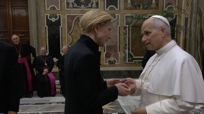 El Papa saluda a Blanchet