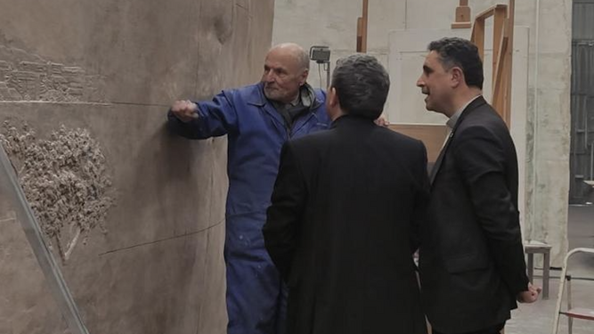 Antonio López, Fernando García Cadiñanos y Vicente Rebollo (de espaldas)