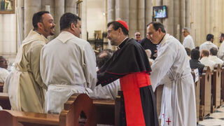 Cobo,  con sacerdotes en La Almudena